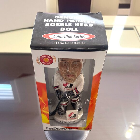 Eric Lindros Hand Painted Bobblehead by Animation In Motion Collectible Series! - Picture 3 of 6